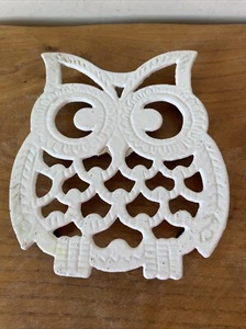 Vintage Trivet Hot Pan Stand Owl Shaped White Painted Metal Retro Rubber Feet - Picture 1 of 5
