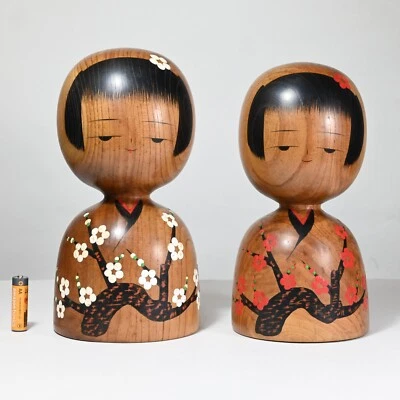 Master KORAKU ONODERA Kokeshi "Plum Blossom" 签名,日本,X-大号:10" 7 磅 — 第 1/4 张图片