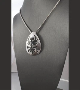 Colgante o broche grande de bailarina mantis superpuesta de plata esterlina Navajo de 2,5" X 2" - Imagen 1 de 6