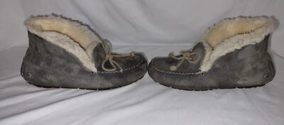 Zapatilla mocasín UGG Alena gris EE. UU. 5M para mujer Foto 1 de 4