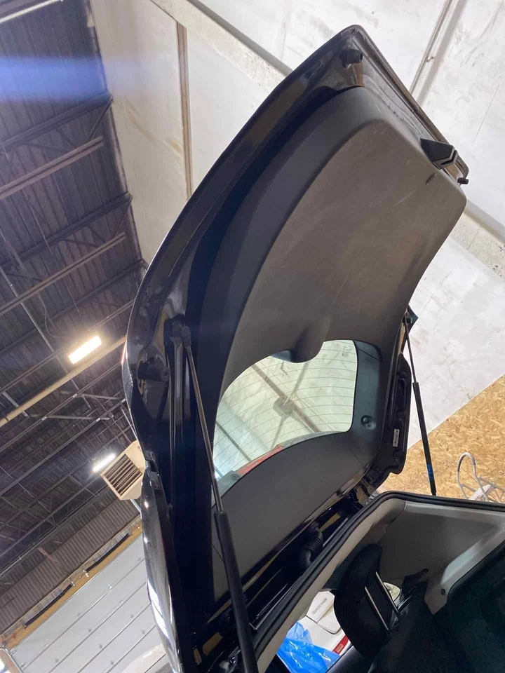 Used Deck Lid fits: 2017 Chevrolet Trax solar tint opt AKP w/rear view camera op Foto 1 de 4