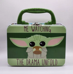1ct - Star Wars Baby Grogu Metal Mini Tin Box with Green Handle, 5.5" x 4" - Bild 1 von 2