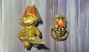 Vintage Klitzner Shriner Swordsman Pin & Vintage Shriners Moon Face Fez Pin 1974 - Bild 1 von 10