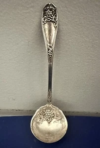 Vintage R. C. Co. 5.5" Ladle SABELLA 1913 Pattern GRAPES Silverplate 5.5" - Picture 1 of 8