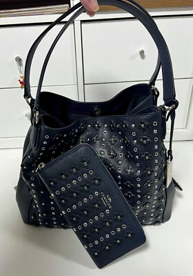 CARTERA CARTERA Bolso de Hombro COACH Cuero Guijarro Remaches Florales Edie 31 Azul Marino LN Foto 1 de 4