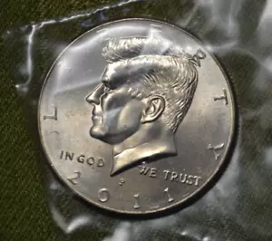 2011 P Kennedy Half Dollar Coin - circulated - Picture 1 of 2