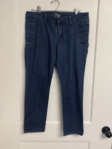 Old Navy Diva Women's Size 8  Blue Denim Capri inseam 25” Jeans Dark wash EUC - Picture 1 of 7