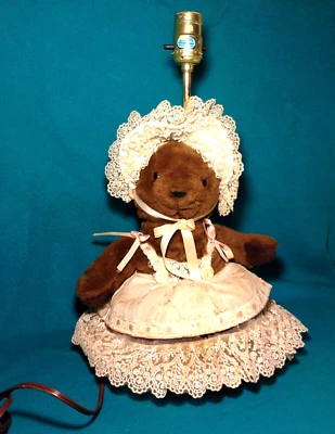 OSO DE PELUCHE Lámpara Infantil Vintage Vestido Victoriano LUZ NOCTURNA Mesa Eléctrica Folk Foto 1 de 4