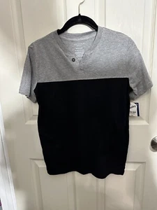 NEW  Arizona Jean Co. Boys’ Gray Short Sleeve-Shirt Size 10/12 Husky - Picture 1 of 4