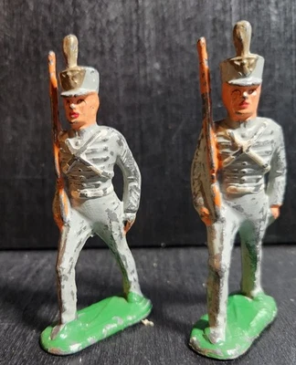 JUEGO DE 2 SOLDADOS DE JUGUETE ORIGINALES BARCLAY MANOIL VINTAGE AÑOS 30 CADETES WEST POINT Foto 1 de 4