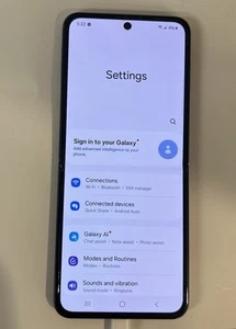 Samsung Galaxy Z Flip5 512GB UNLOCKED -cracked outer screen - Afbeelding 1 van 4