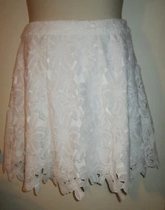 Soprano WHITE FLORAL LACE Cutout SKIRT L NEW Large NWT $49 - Picture 1 of 1