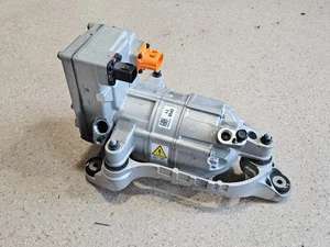 Compressor Hyundai Ioniq 5 Air Conditioning Compressor 977E1GI050 - Picture 1 of 11