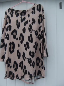 Wunderschönes F&F Damen Gr. 8 Top in Rosa & Leoparden Punktmuster 50 cm Achsel zu Achsel - Bild 1 von 8