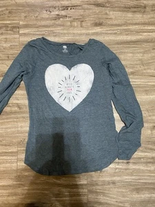 Girls Wild Hearts Run Free Gray Long Sleeve Shirt Old Navy Size Large 10 - 12 - Picture 1 of 3