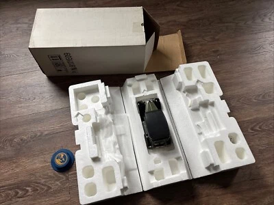 Franklin Mint 1/24 Diecast 1930 Ford Model A Tudor - MW-317 - Image 1 of 4