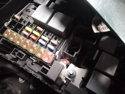 RELAIS SICHERUNGSKASTEN MULTIFUNKTIONSRELAIS / 2271900 FÜR LAND ROVER EVOQUE SE - Image 1 of 4