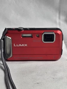 Cámara digital Panasonic LUMIX DC Vario DMC-TS30 apuntar y disparar - 16,1 MP - roja - Imagen 1 de 4