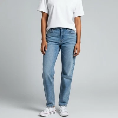 Pantalones de mezclilla Uniqlo relajados al tobillo nuevos con etiquetas para mujer talla M lavado claro academia todos los días Foto 1 de 4