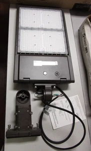 ENVISION LED AREA LIGHT #LED-ARL2-3P300W-TRI-BZ-SFA-HV-UNV ~ NEW IN BOX - Picture 1 of 5