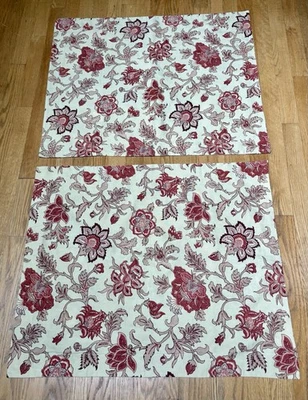 Par de fronhas de travesseiro padrão vermelho ferrugem creme jacobino Tascha Palampore Pottery Barn - Imagem 1 de 4