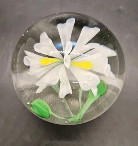 Art Glass paperweight White flower green leaves - Picture 1 of 3