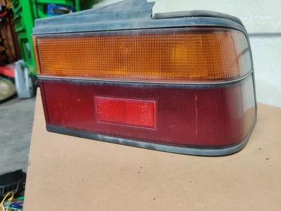 1986 - 1989 年本田雅阁轿车右后乘客侧尾灯 — 第 1/4 张图片