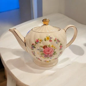 Wunderschöne antike Teekanne ~ SADLER ENGLAND ~ Rosen und GOLD ~ Fine Bone China - Bild 1 von 8