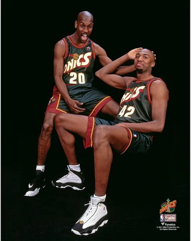 Gary Payton Supersonics UnSigned Hardwood Classic 98ASG Portrait Vin Baker Photo Cover