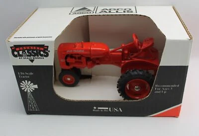 Scale Model Country Classics 1:16 Allis-Chalmers Tractor FT0530 Agco Allis - Image 1 of 2