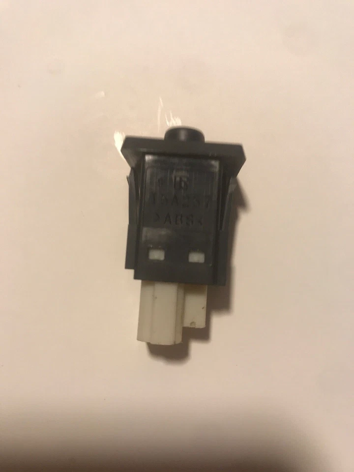 ПЕРЕКЛЮЧАТЕЛЬ ДАВЛЕНИЯ В ШИНАХ TOYOTA/LEXUS ОТ ОРИГИНАЛЬНОГО ПРОИЗВОДИТЕЛЯ #A137 - Изображение 1 из 4