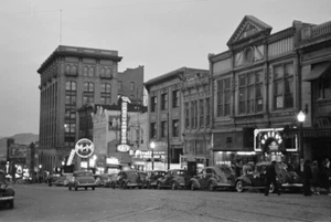 Letreros de neón de neón de Night Out In Butte Montana foto antigua histórica vintage varios tamaños - Imagen 1 de 1