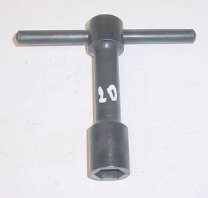 Clé hexagone de 20 - Ø extérieur 30 mm - Hauteur 135 mm - NEUVE - Picture 1 of 2