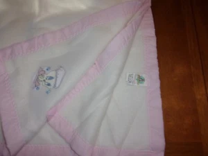 BABY LOONEY TUNES TWEETY SATIN WEISS rosa USA Acryl Vintage DECKE LOVEY - Bild 1 von 2