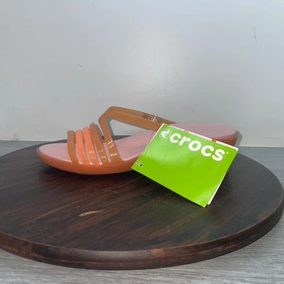 Crocs Isabella Mini Sandálias Cunha Ajuste Relaxado Sapato Slip On 202464 Feminino 7 Novo com etiquetas - Imagem 1 de 4