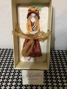 NUEVO Hanna’s Song Artesanal Papel Arcilla Arte Espalda Plana Muñeca Colgante Pared Brezo - Imagen 1 de 10