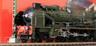 Grüner Farbgebung Dampflokomotive 231 E.30 der SNCF Neu Ovp - Bild 1 von 4