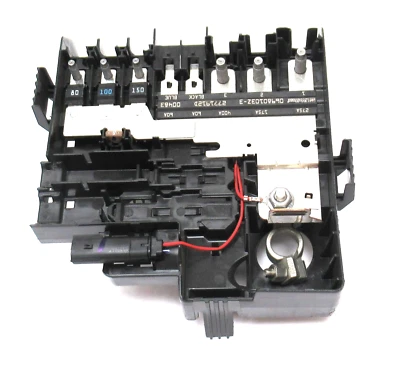 OEM Battery Distribution Fuse Block 2019-2023 GMC Sierra 1500 GMC Yukon 84694241 - Image 1 of 4