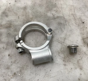 18-24 Ducati Panigale V4 V4S V4R CLIP LATERAL IZQUIERDO EN ABRAZADERA CLIP OEM - Imagen 1 de 2