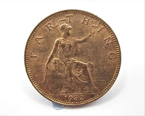 GEORGE V FARTHING 1932 WITH LUSTRE - Picture 1 of 3