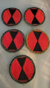 5 US ARMY 7TH FANTRY DIVISION TOPPA LEGGERA SILENZIOSA E MORTALE - Usata, Rossa 2 1/4" - Foto 1 di 4