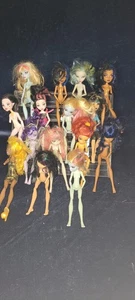 Konvolut 15 Monster High Puppen zum Restaurieren. Oder Anpassen - Bild 1 von 7