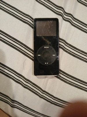 Apple iPod Classic dorado de 1 GB Foto 1 de 4