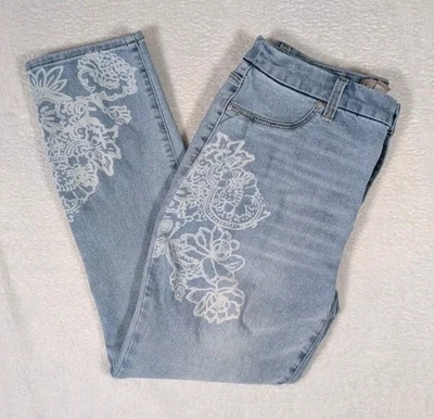 Jeans Chico's Tobillo Azul Blanqueado Estampado Floral Talla 1 (US 8) Lavado Ligero Elástico Foto 1 de 4