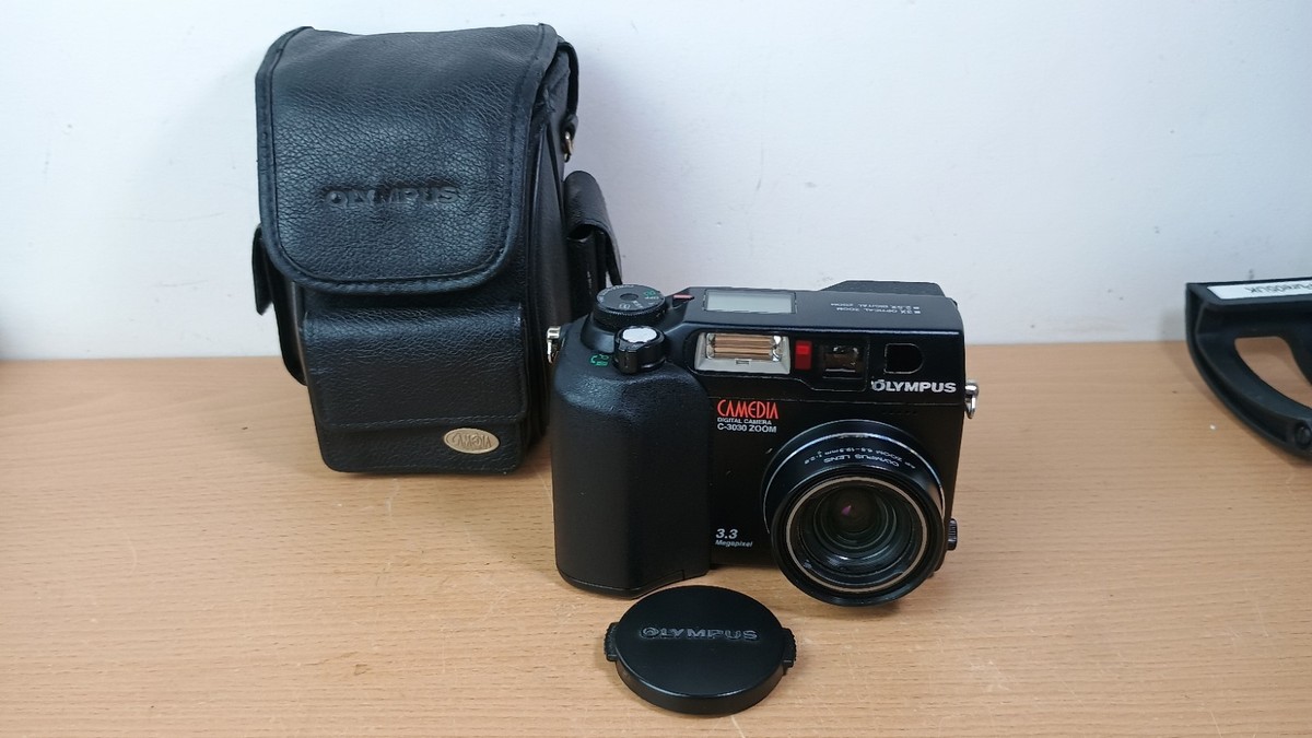 オリンパス CAMEDIA C-3030ZOOM 純正専用ケース付き OLYMPUS