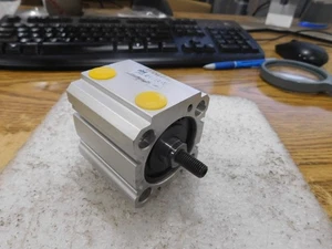 PHD Inc Model: CRS3U 40 X 1 ¼ -T1 Cylinder. New Old Stock. No Box - Picture 1 of 3