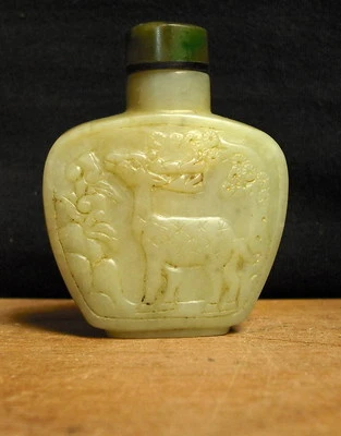 Tabatière aux animaux en jade néphrite Chine XIX Snuff Bottle China  鼻烟壶动物软玉第十九中 - Photo 1/4