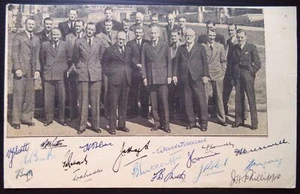 NEUSEELAND NACH ENGLAND 1949 ORIGINAL TEAM AUTOGRAMME AUF KARTE UNTEN BILD - Bild 1 von 4