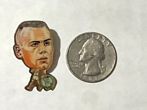 Eric Montross Boston Celtics LAPEL PIN 1.25” NBA PIN HEADS SCORE BOARD 95-96 - Picture 1 of 2