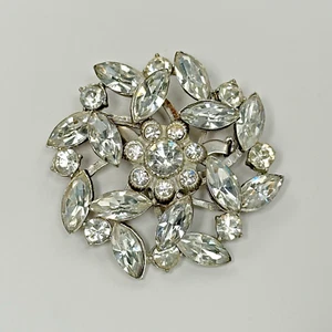 Spilla vintage Marquise fiocco di neve strass trasparenti tono argento larghezza 2,3", 33,3 g - Foto 1 di 19